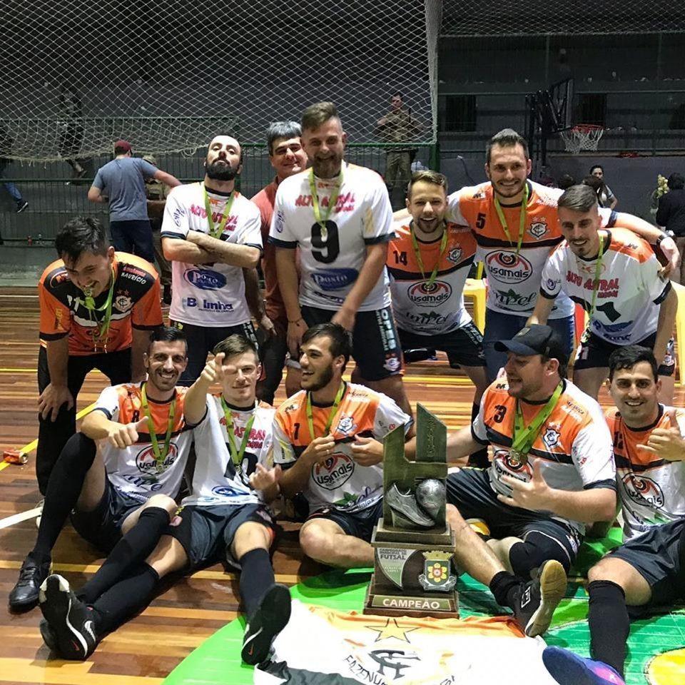 “Fazenda” é Campeã da 1ª e 2ª divisão no Futsal em Leoberto Leal