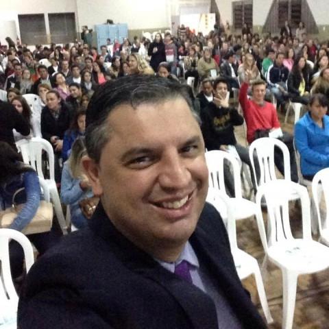 Mais de 600 pessoas participam de palestra motivacional em Ituporanga