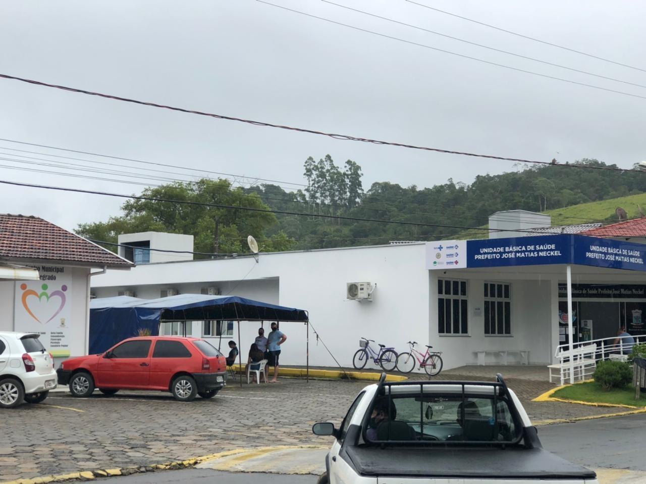 Aurora registrou na última semana a oitava morte por Covid-19 e restringe atendimentos no posto de Saúde