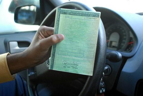 Prazo para pagar o IPVA de veículos com placa final 6 termina nesta terça