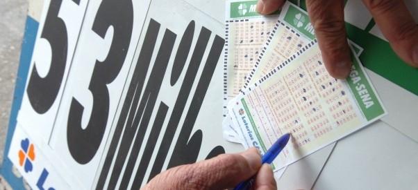 Duas apostas levam o maior prêmio do ano da Mega-Sena