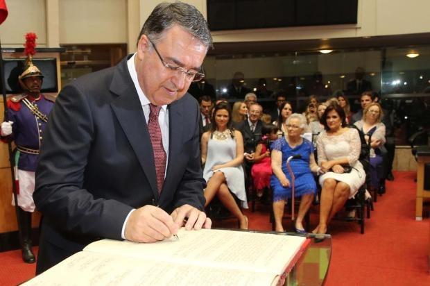 Raimundo Colombo promete se renovar como governador no segundo mandato