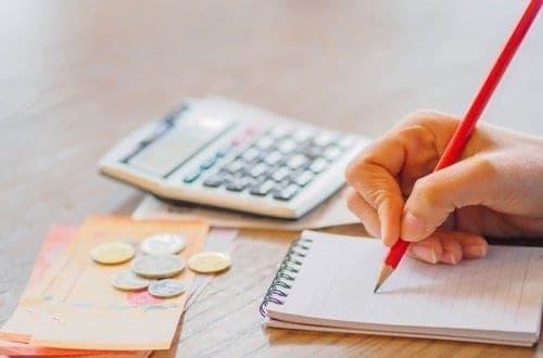 1 em cada 4 brasileiros não consegue pagar todas as contas do mês, diz CNI