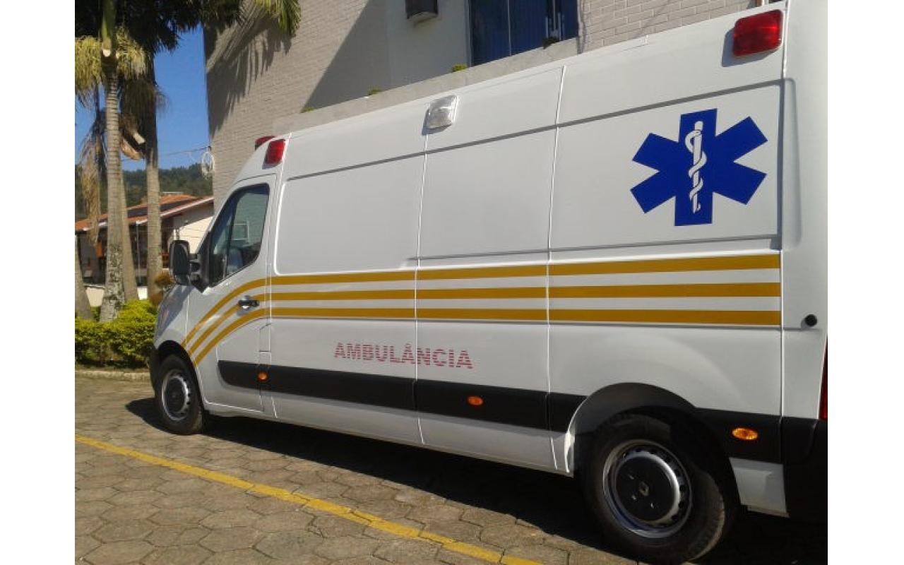 Petrolândia adquire ambulância equipada