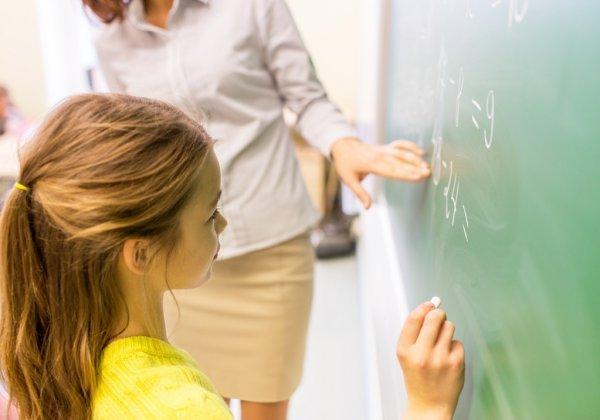 15 de outubro é Dia do Professor: rede municipal e estadual de ensino comemoram a data