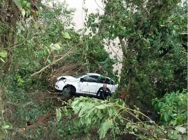 Identificado homem que caiu com carro no Rio Itajaí-Açu em Apiúna