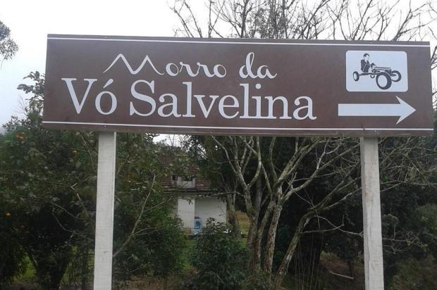 Ponto turístico de Taió, Morro da Vó Salvelina recebe placa de indicação