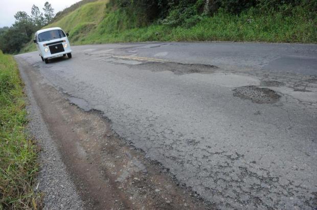 Rodovias estaduais do Vale do Itajaí sofrem com buracos e melhoria se arrasta 