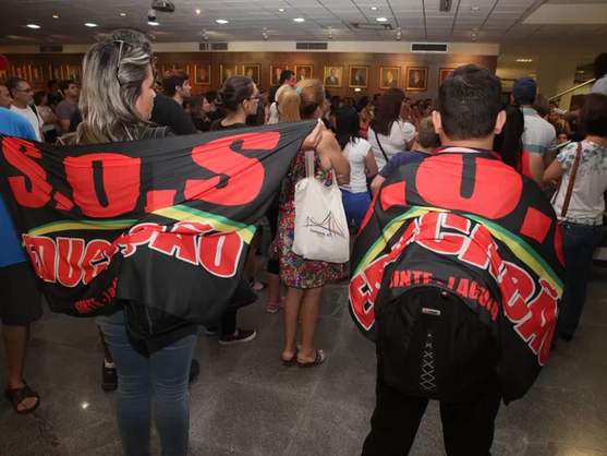 Professores protestam e MP sobre salários de ACTs deve ser votada dia 3