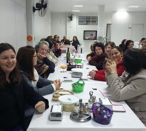 Clube de mães e Grupo de Voluntários arrecadam 850 reais em evento beneficente em prol do Hospital Bom Jesus