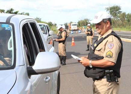 OPERAÇÃO SEMANA SANTA: PRF tem foco na embriagues ao volante e excesso de velocidade