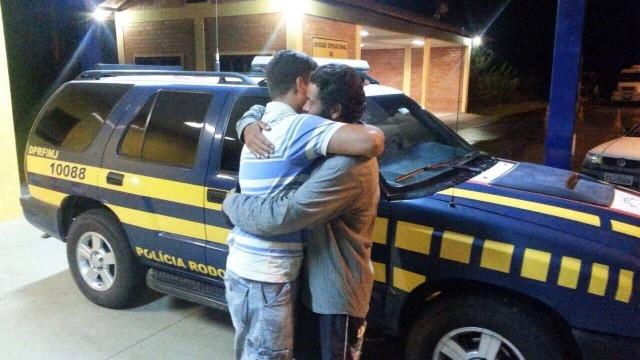 Polícia Rodoviária proporciona o reencontro de andarilho com sua família
