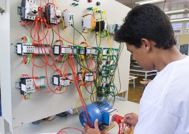 SENAI de Ituporanga está com inscrições abertas para curso de aprendizagem industrial em eletricista de manutenção