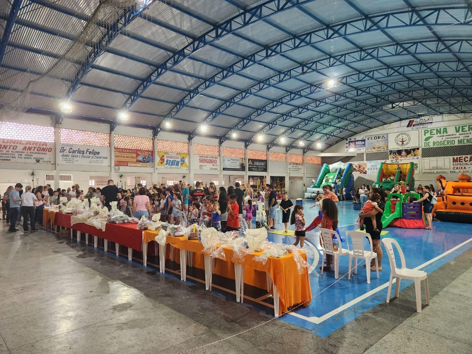 4º Dia da Criança Feliz leva diversão às crianças no bairro Santo Antônio