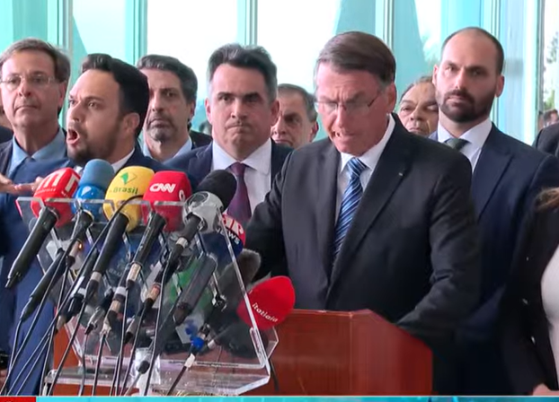 Mais de 40 horas após o resultado das eleições, Bolsonaro fala pela primeira vez
