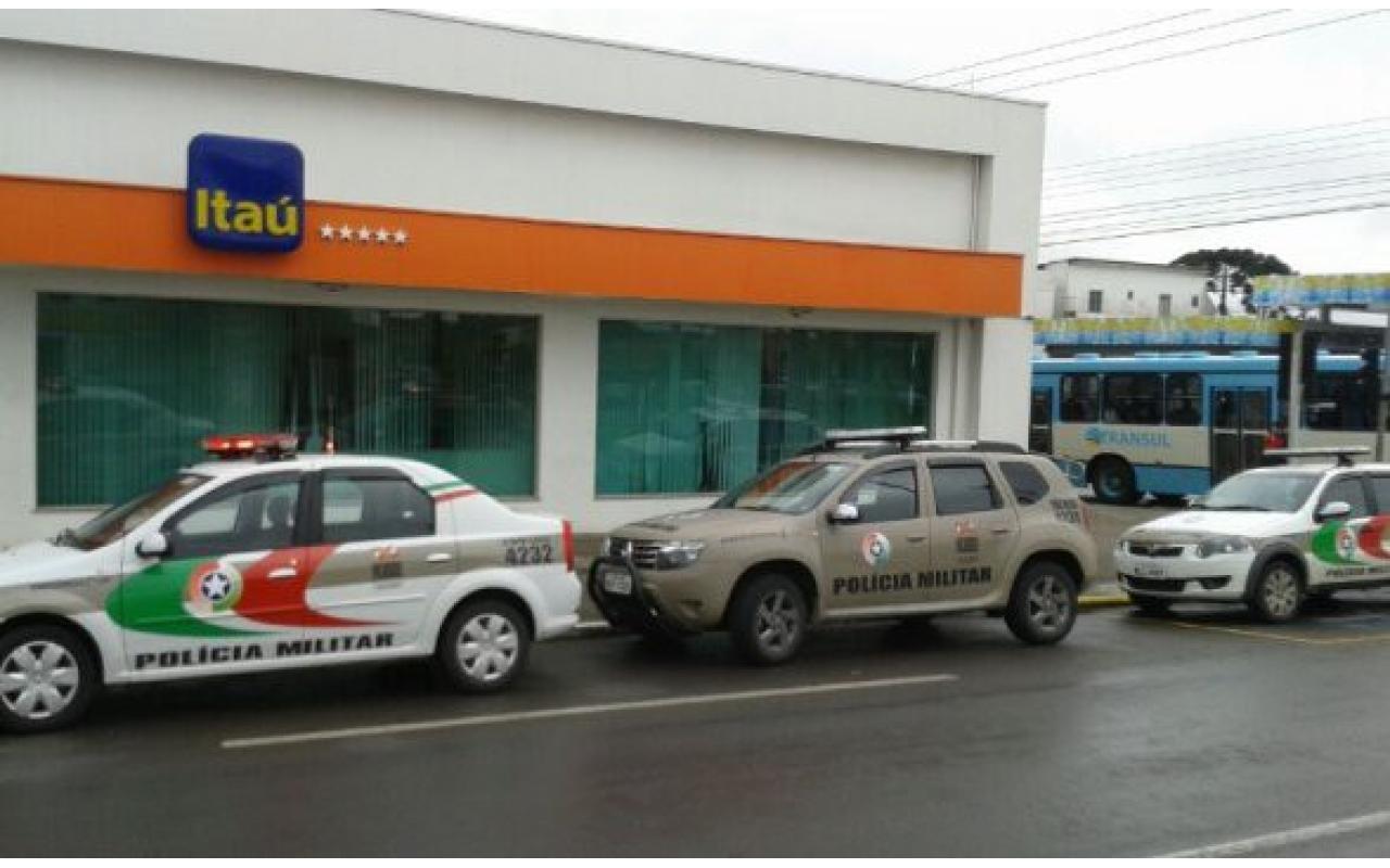 Assaltantes do banco Itaú são presos, em Bom Retiro