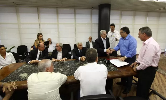 Governo sanciona lei de reajuste do salário mínimo regional para 2015 