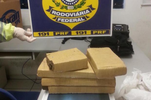 PRF de Rio do Sul apreende 4,6 quilos de maconha em ônibus que ia para Florianópolis