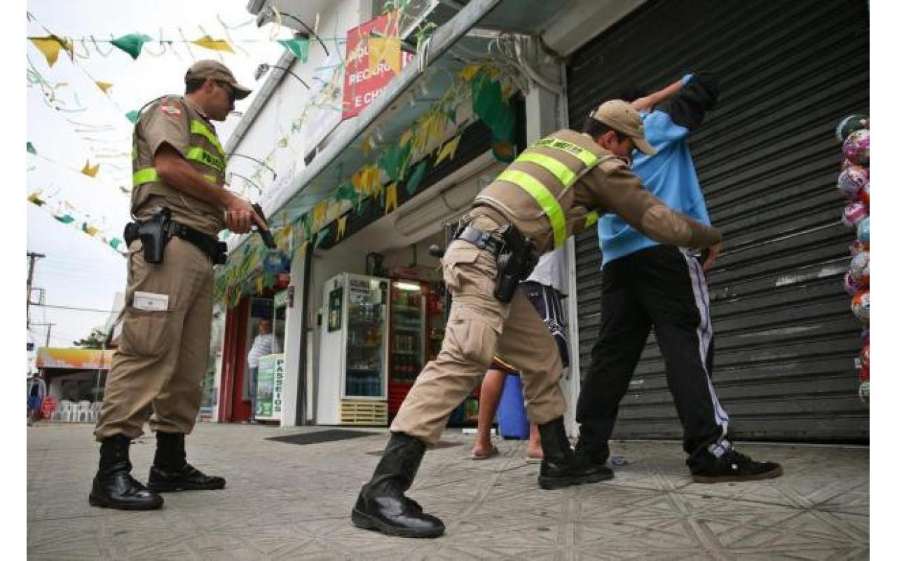 Mudança nas escalas de policiais militares gera aumento de 30% no efetivo nas ruas de Santa Catarina