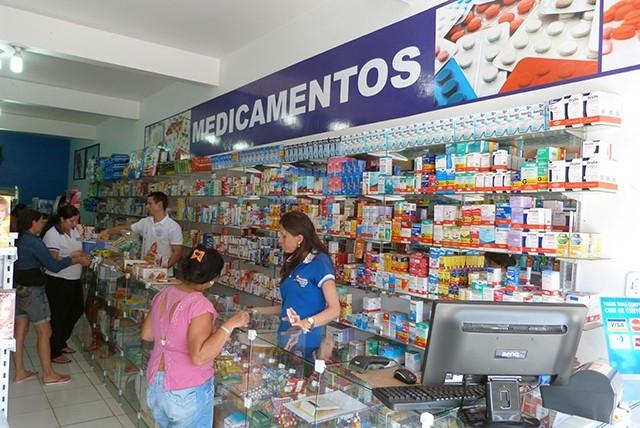 Diário Oficial da União publica lei que obriga presença de farmacêutico nas drogarias