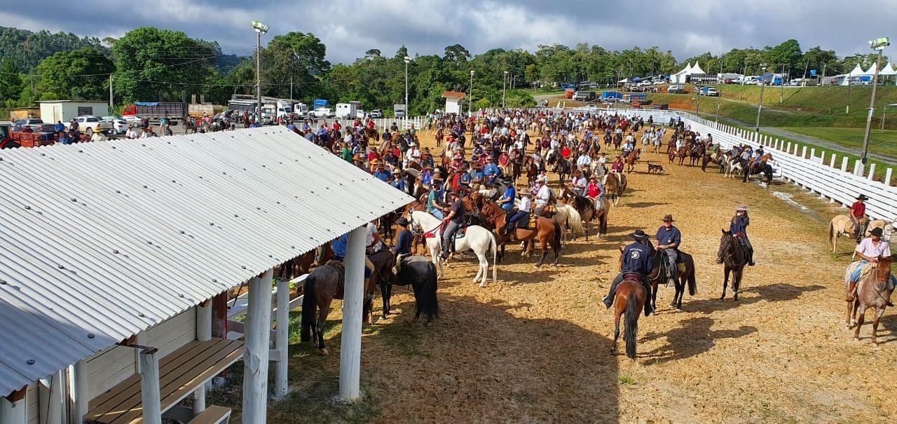 9ª Cavalgada Beneficente em prol do Abrigo Mão Amiga (AMA) é sucesso no município de Imbuia