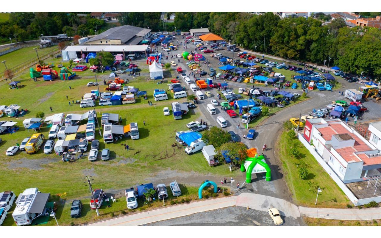 9º Encontro de Carros Antigos reúne público recorde em Petrolândia