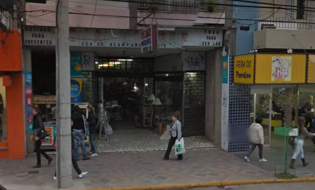 Ladrão dá tiro no próprio pênis durante assalto no RS 