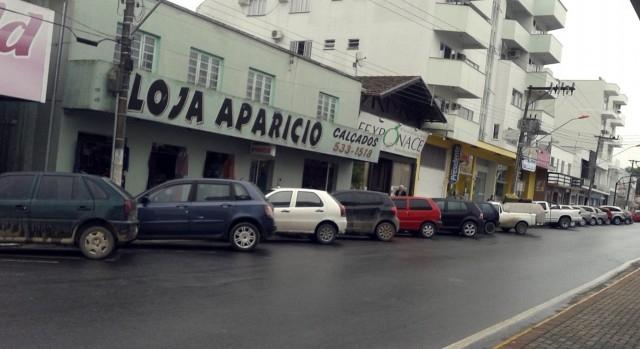 Comerciantes opinam sobre estacionamento no centro de Ituporanga
