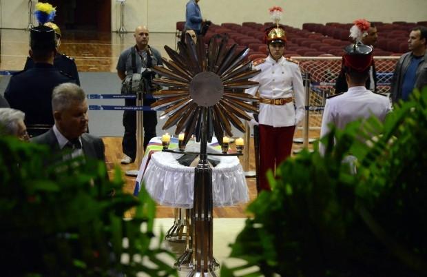 Colombo e Pinho Moreira prestam homenagem e se despedem do senador Luiz Henrique da Silveira 
