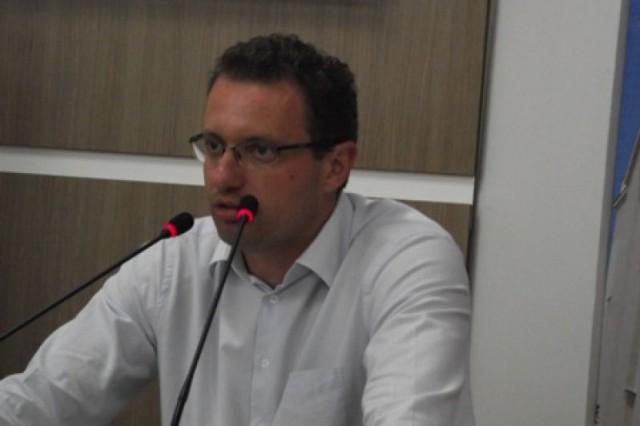 POLÍTICA – Vereador Leonardo Kruschinski da Silva afirma que as fiscalizações e as cobranças por maior transparência vão continuar em 2015 na Câmara d