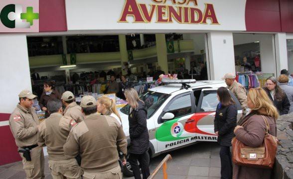Funcionários detêm mulher que furtava em loja do Centro de Lages 