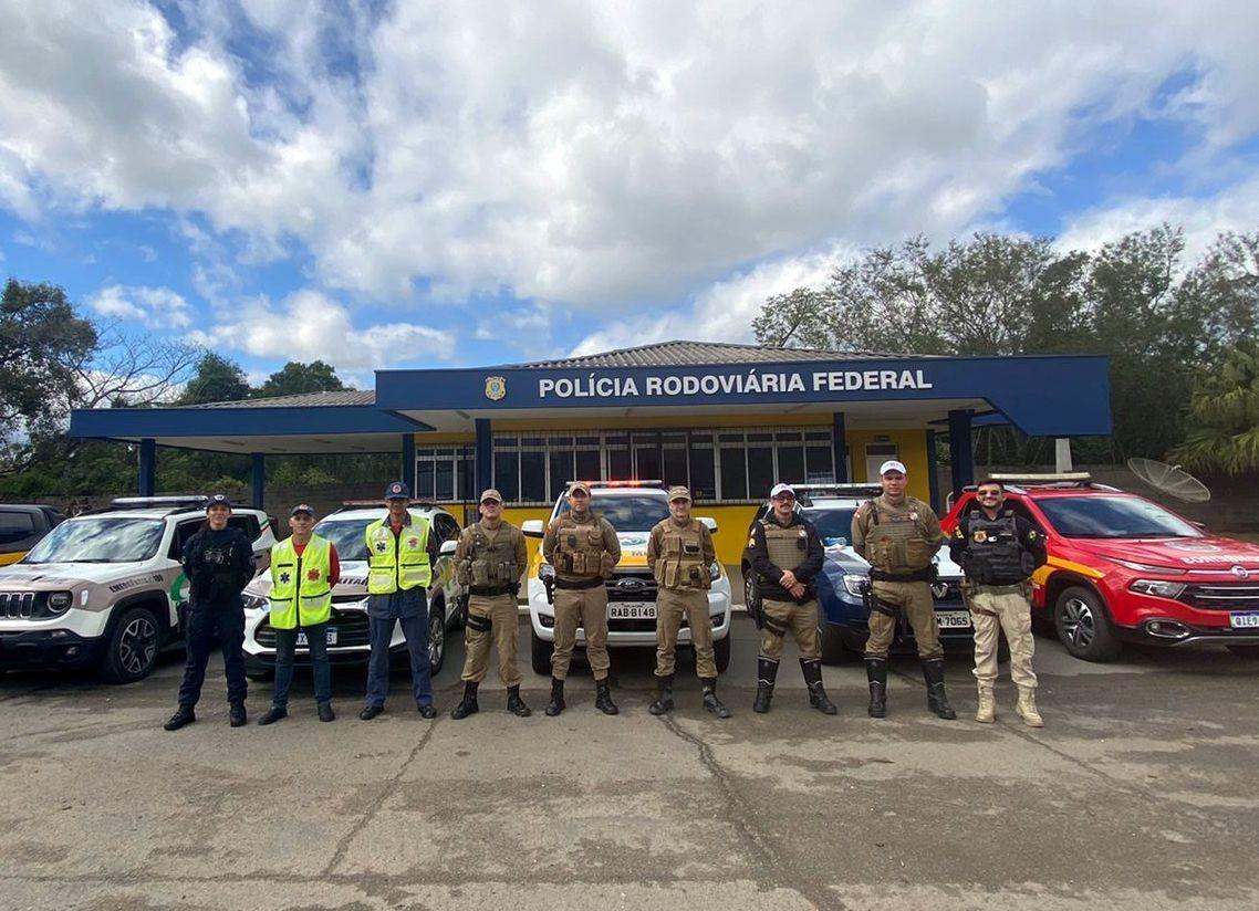Ação educativa conjunta na BR-470 movimenta Semana Nacional do Trânsito em Rio do Sul