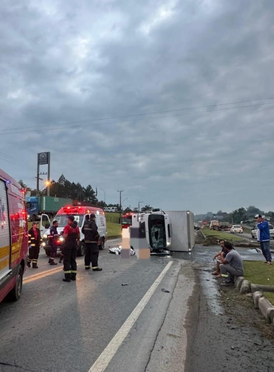 Acidente na BR-470 em Blumenau mata jovem grávida de nove meses