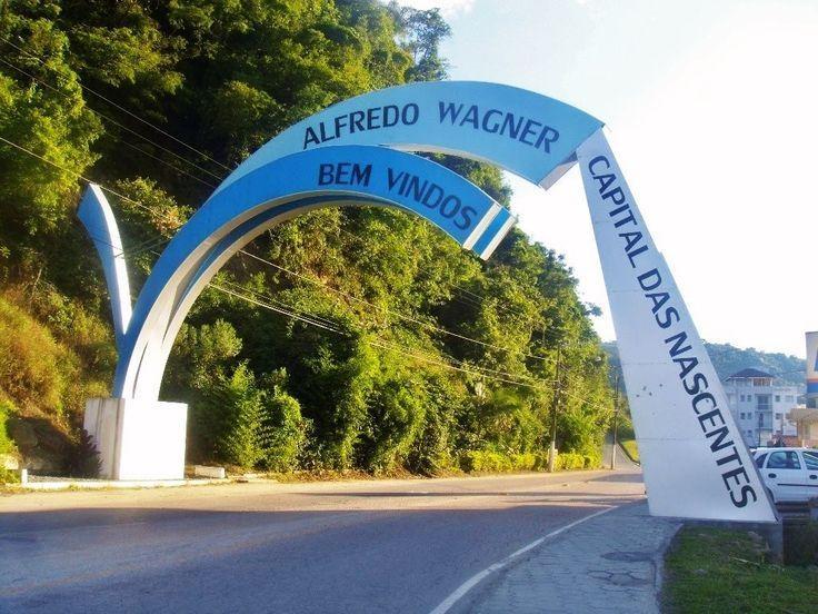 Administração de Alfredo Wagner estuda a aquisição de uma motoniveladora com recursos próprios