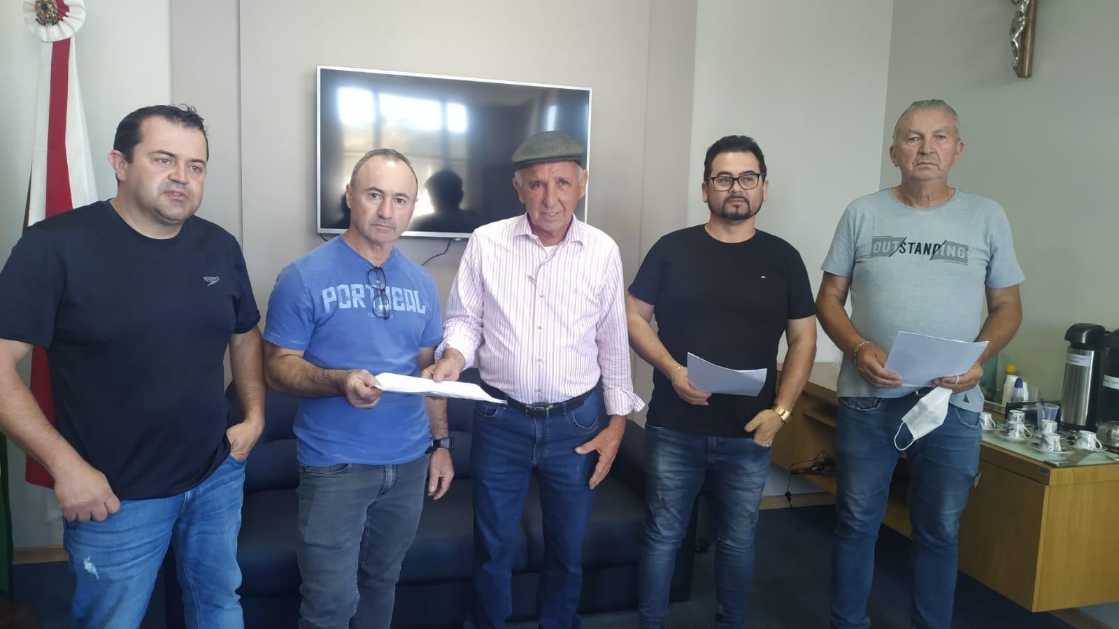 Administração de Ituporanga adquire terrenos para ampliação de cemitério municipal e construção de garagem para ônibus escolares