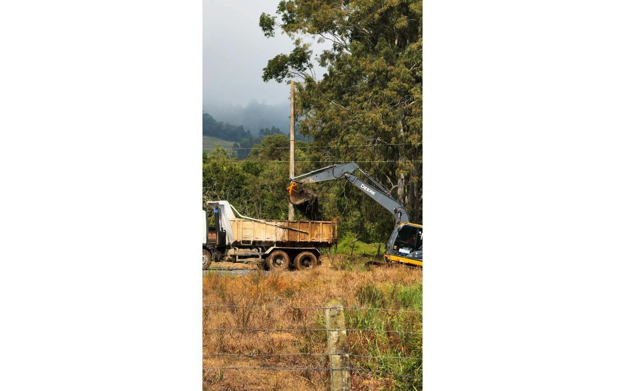 Administração de Ituporanga intensifica limpeza de córregos e bocas de lobo antes do El Niño