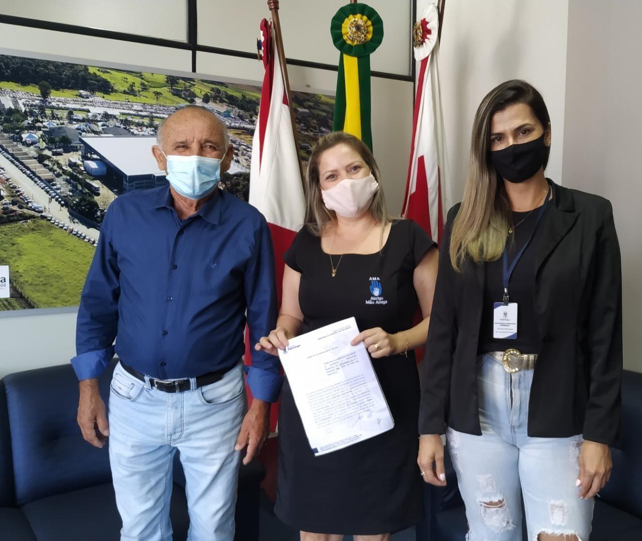 Administração de Ituporanga renova termo de colaboração com Abrigo Mão Amiga