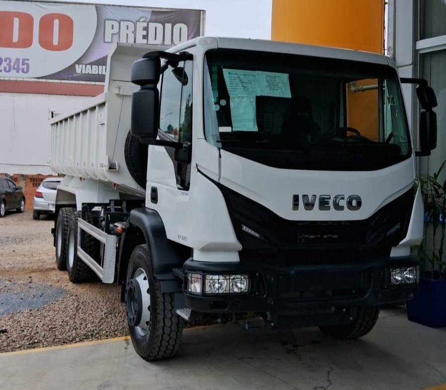 Administração de Petrolândia adquire novo caminhão caçamba
