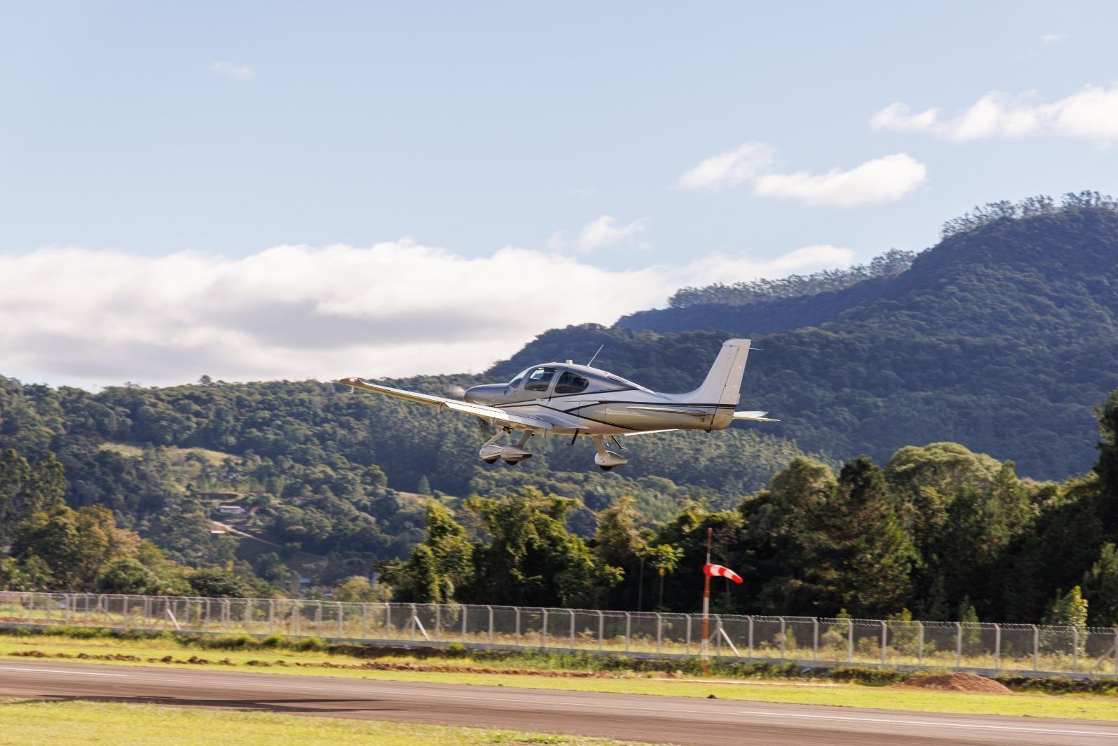 Aeroporto de Lontras bate recorde de movimentação com mais de 500 operações em abril 