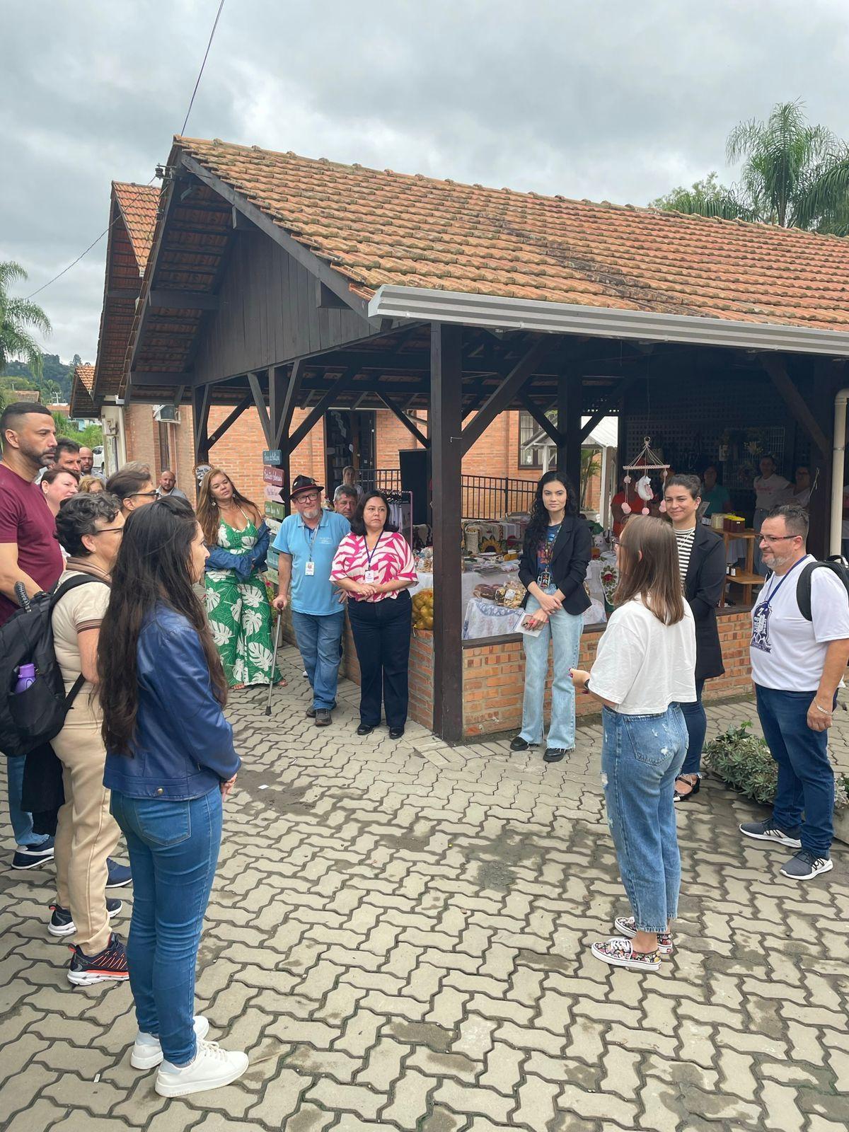 Agentes de viagens de todo o estado estão em Ituporanga para conhecer os destinos turísticos da região