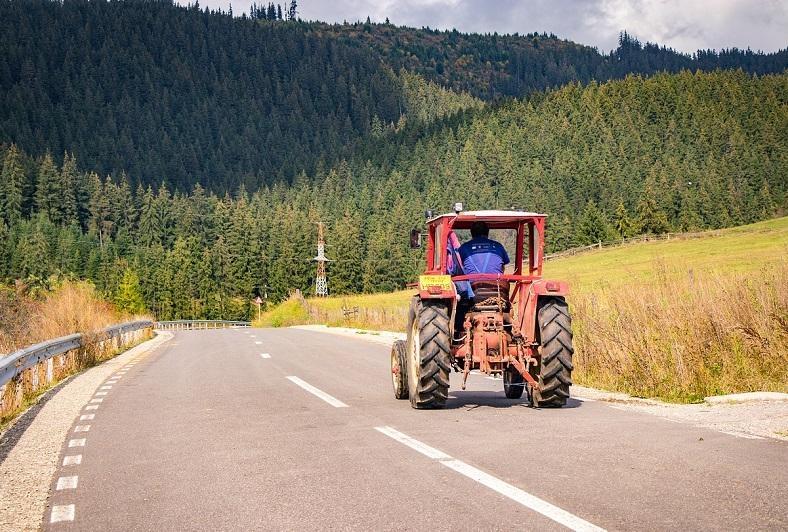 Agricultor não será mais obrigado a registrar tratores e máquinas, aprova Comissão da Câmara