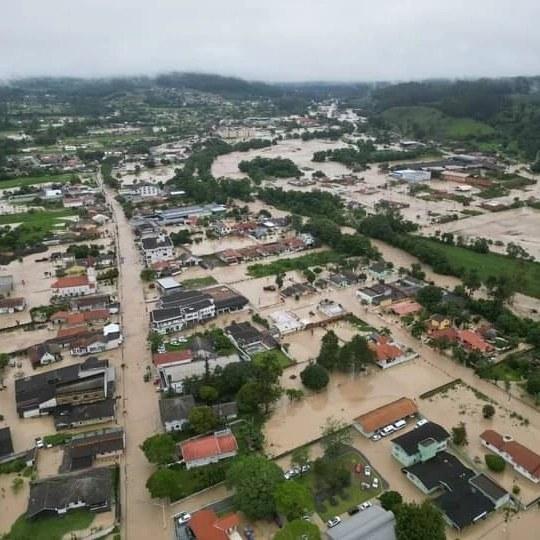 Administração de Agrolândia busca mais apoio financeiro após sofrer a maior enchente da história do município