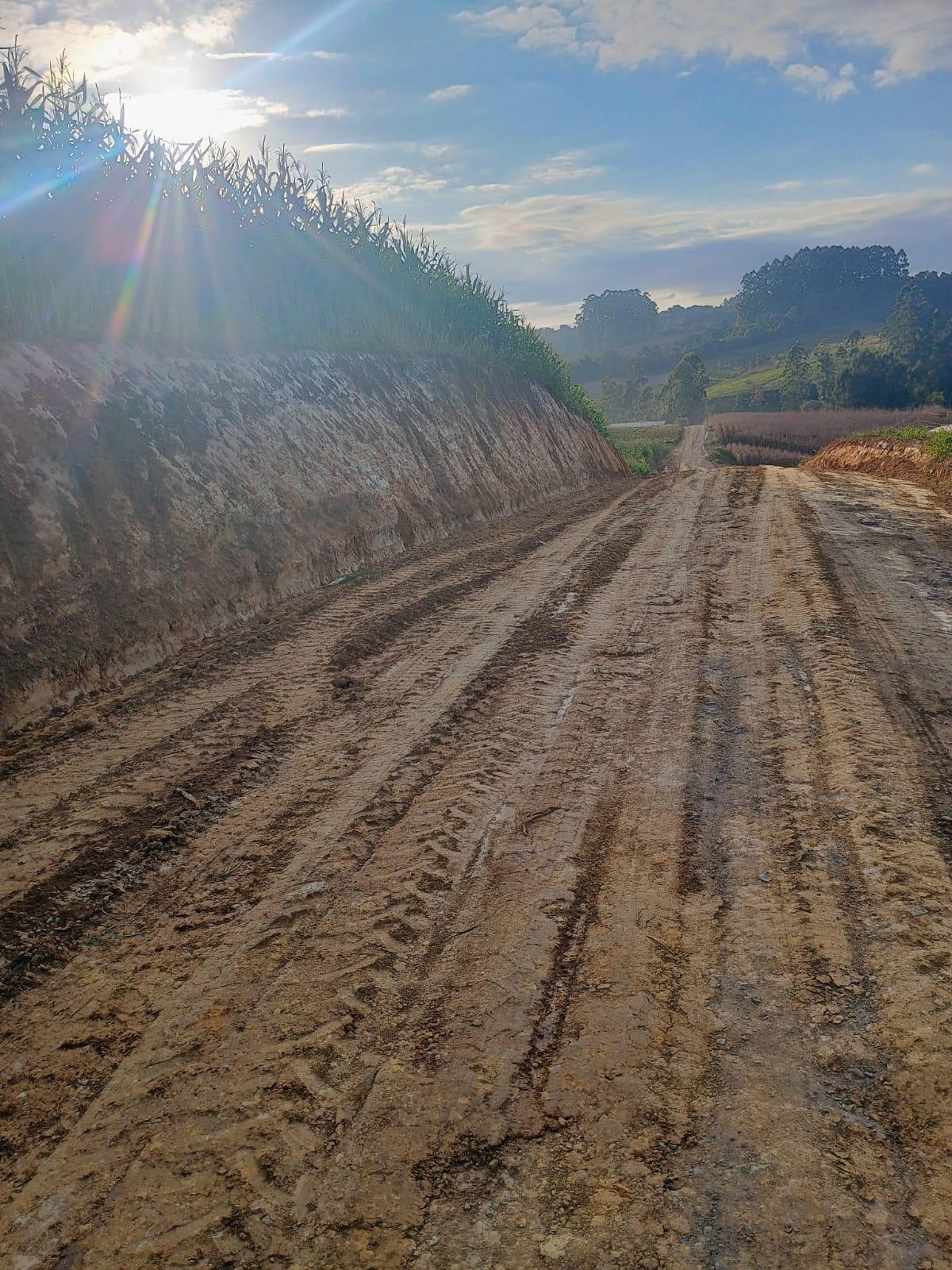 Alargamento da estrada do Rio Caçador, em Atalanta, deve ser concluído no feriado