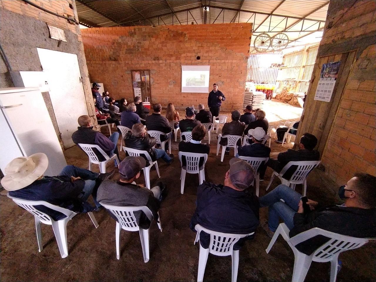 Alliance One realiza treinamento com produtores de tabaco visando aumentar conhecimento na prática de produção