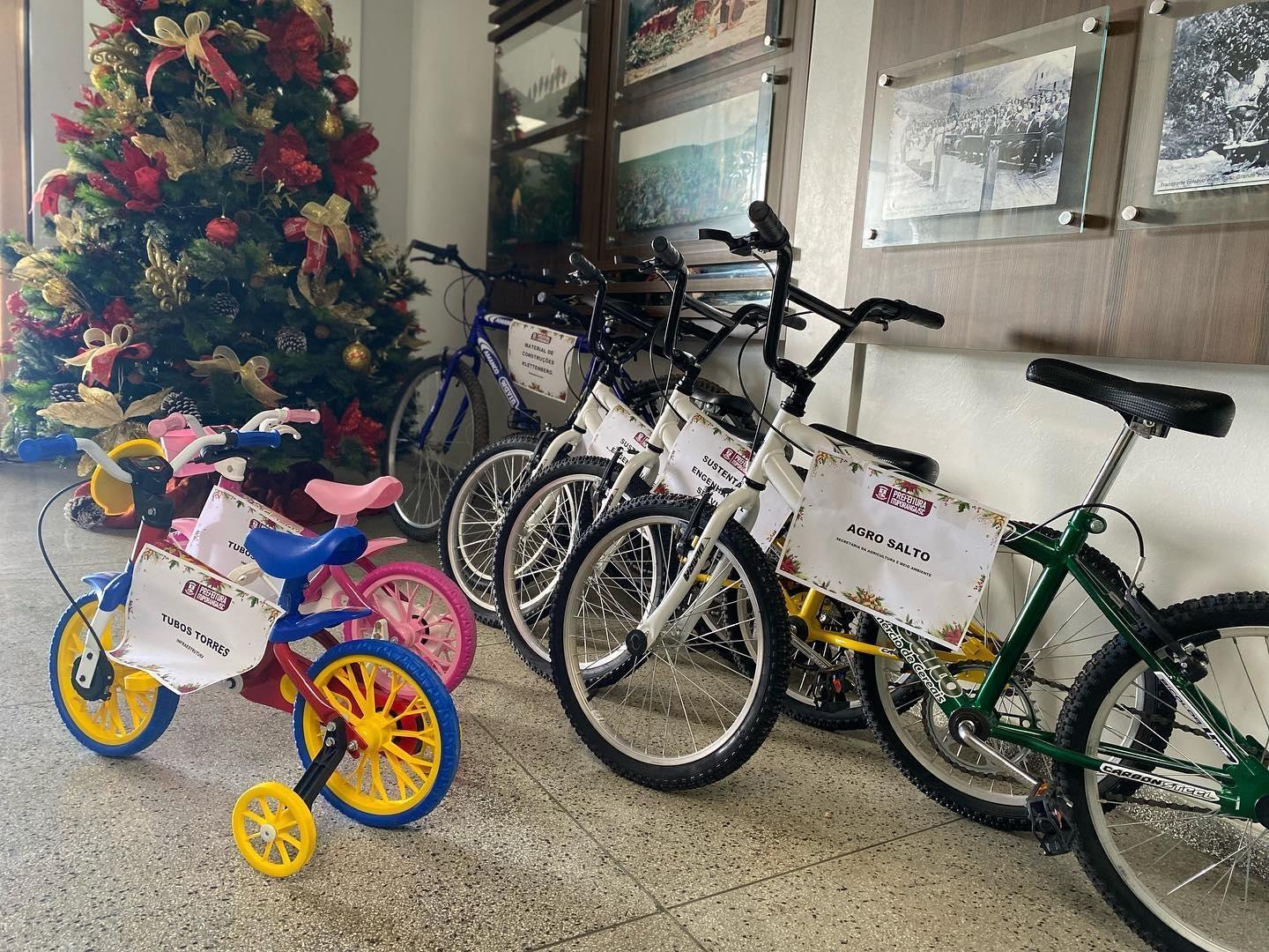 Alto Vale Moto Club arrecada brinquedos com a campanha Natal Solidário