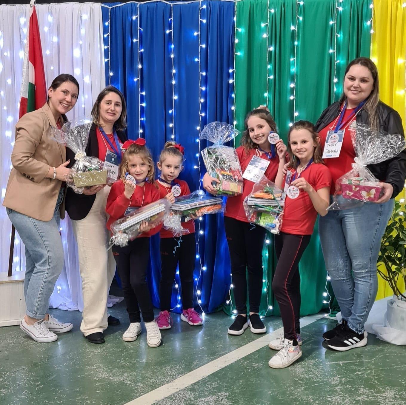 Alunos das escolas CE Bom Pastor e CE Leandro dos Santos conquistam o primeiro lugar na 3ª FEMITU 