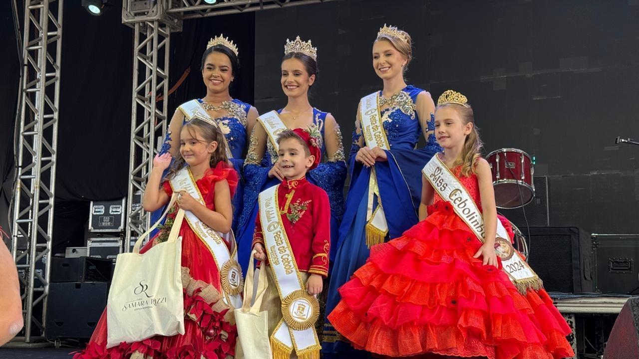 Alunos do CEI Luciane Haverroth são eleitos Miss e Mister cebolinha da Festa da Cebola