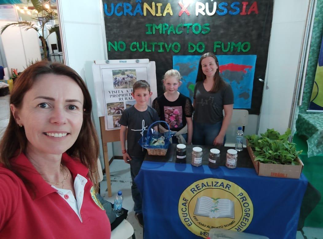 Alunos de Vidal Ramos participam da 37° Feira Estadual de Matemática em Timbó