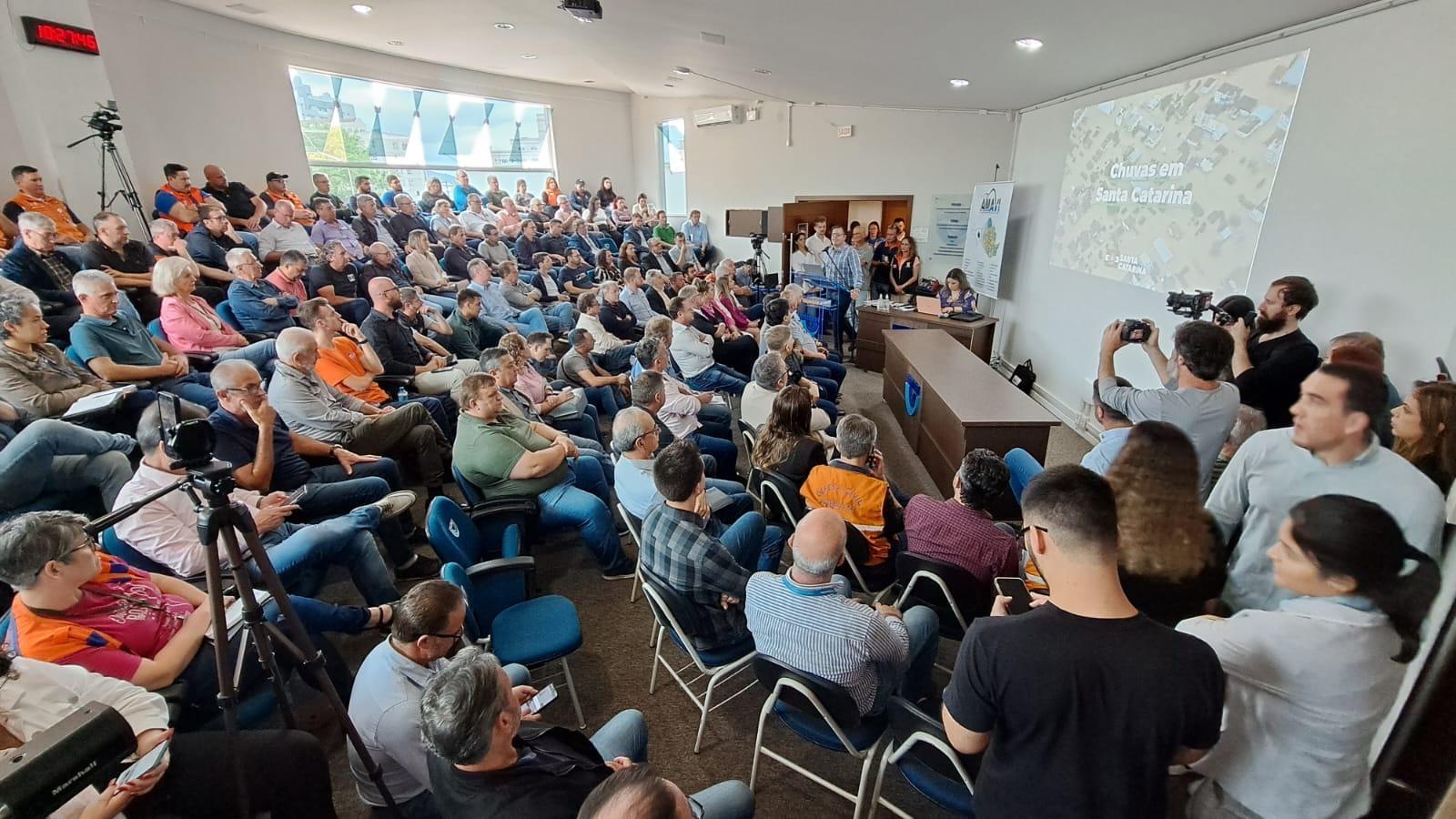 AMAVI e associações da bacia do Vale do Itajaí se reuniram para debater obras do Projeto JICA