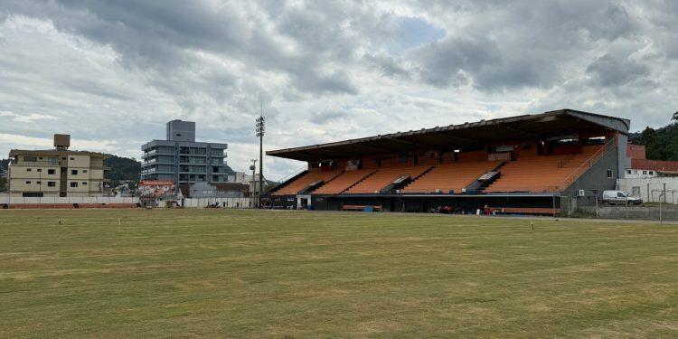 Após risco de interdição, Estádio de Rio do Sul deve ter mais 120 dias para adequações